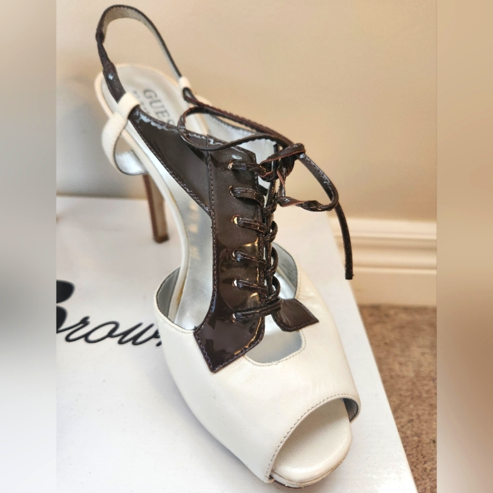 Guess tuxedo sandal